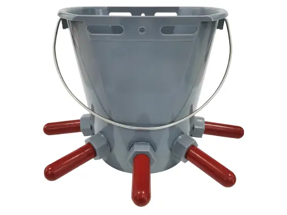 5-teat calf feeding bucket for multiple calves