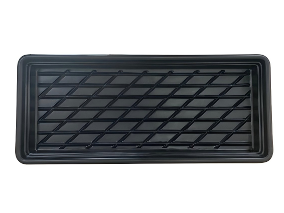 Plastic cattle foot bath tray for dairy cow hoof disinfection on farm